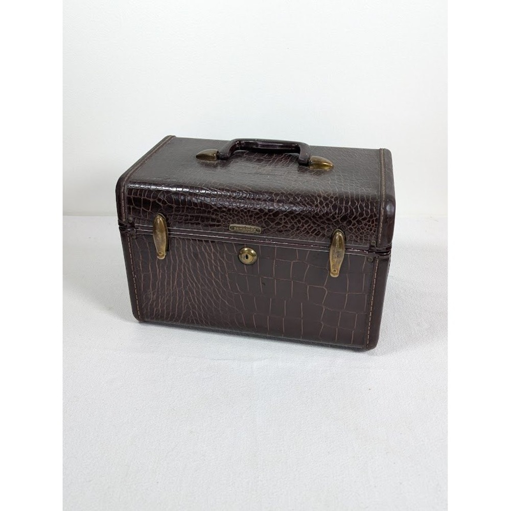 Vintage Samsonite Shwayder Bros Train Case Faux Alligator Embossed Style 4112